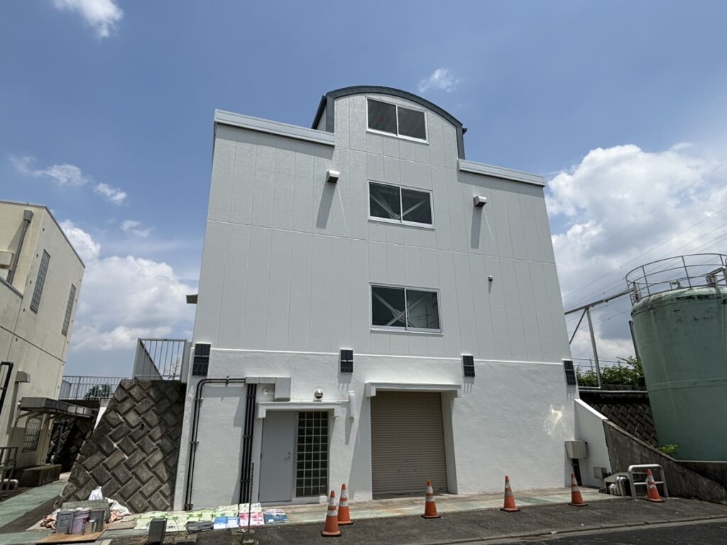 既存サイトに掲載された谷ケ原浄水場PAC棟の施工後外観
